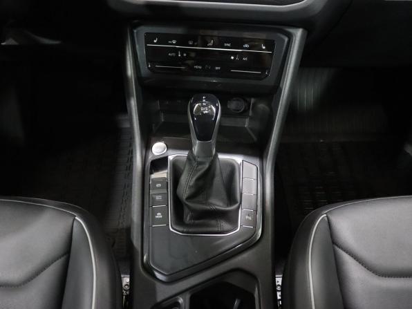 Volkswagen Tiguan II Рестайлинг с пробегом 2021 года, цена 2 950 000 рублей, 41105 км, внедорожник, Автокод Объявления