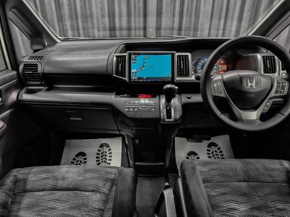 Honda Stepwgn IV Рестайлинг с пробегом 2012 года, цена 1 300 000 рублей, 202000 км, минивэн, Автокод Объявления