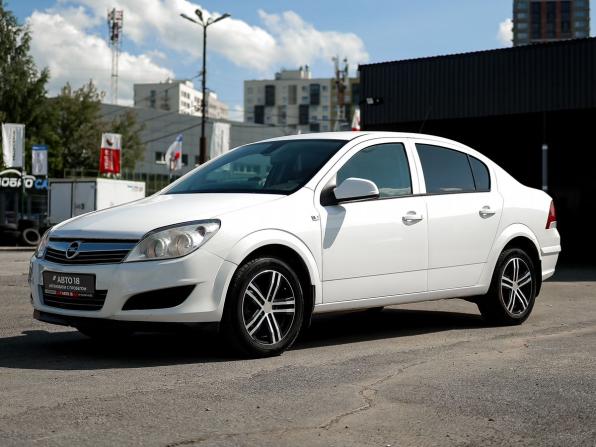 Opel Astra H Рестайлинг с пробегом 2014 года, цена 709 000 рублей, 132000 км, седан, Автокод Объявления