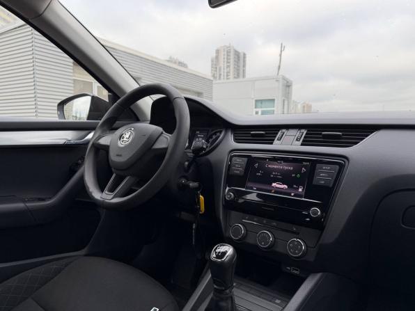 Skoda Octavia III (A7) Рестайлинг с пробегом 2018 года, цена 1 425 000 рублей, 144605 км, лифтбек, Автокод Объявления