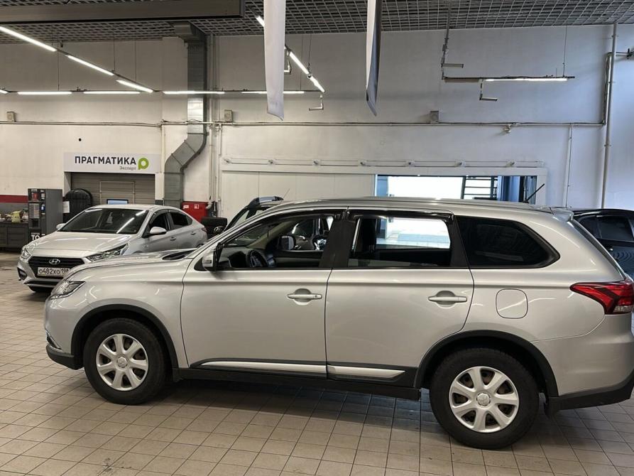 Mitsubishi Outlander III Рестайлинг 2 Санкт-Петербург  - изображение 2
