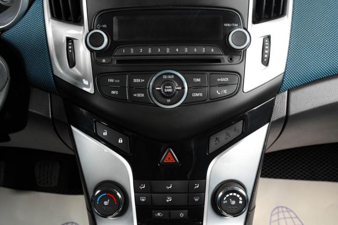 Chevrolet Cruze I Рестайлинг с пробегом 2013 года, цена 959 000 рублей, 193800 км, седан, Автокод Объявления