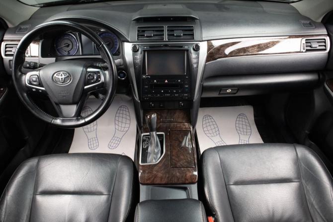 Toyota Camry VII (XV50) Рестайлинг 2 с пробегом 2017 года, цена 2 249 000 рублей, 263200 км, седан, Автокод Объявления