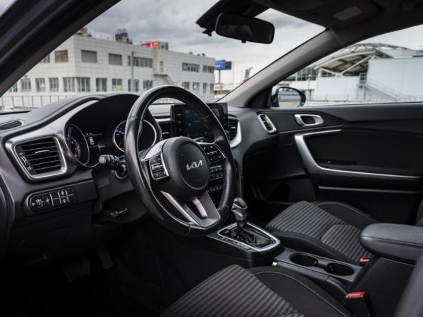 Kia Ceed III Рестайлинг с пробегом 2022 года, цена 2 709 000 рублей, 36829 км, универсал, Автокод Объявления