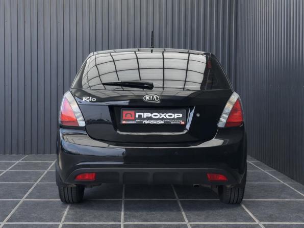 Kia Rio II Рестайлинг с пробегом 2011 года, цена 597 000 рублей, 215000 км, хэтчбек, Автокод Объявления