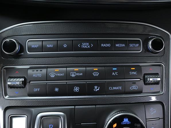 Hyundai Santa Fe IV Рестайлинг с пробегом 2021 года, цена 3 990 000 рублей, 24420 км, внедорожник, Автокод Объявления