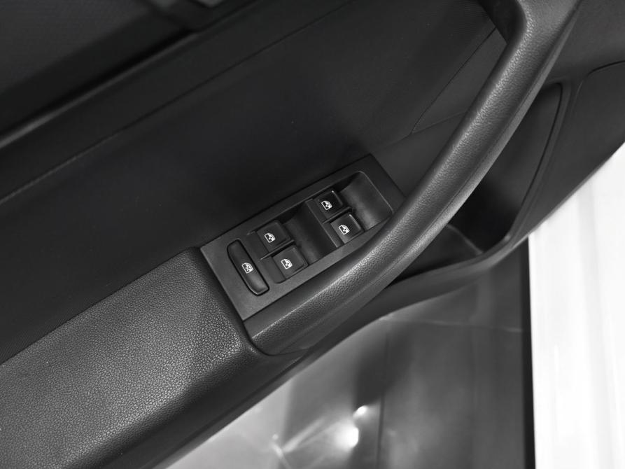 Skoda Rapid I Рестайлинг Тверь  - изображение 15