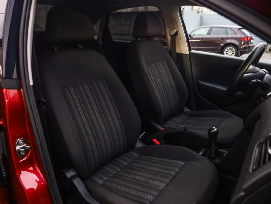 Volkswagen Polo V Рестайлинг Санкт-Петербург  - изображение 19