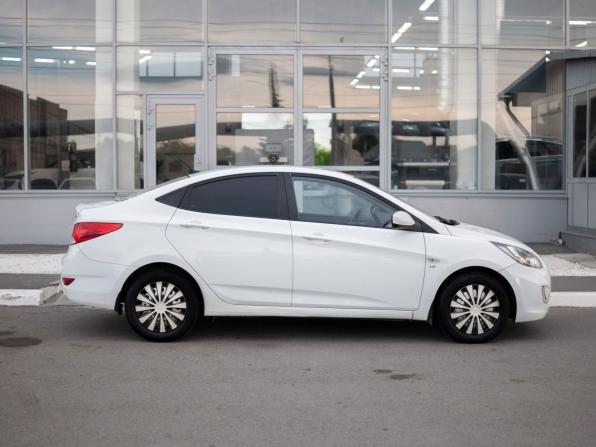 Hyundai Solaris I с пробегом 2014 года, цена 760 000 рублей, 211408 км, седан, Автокод Объявления