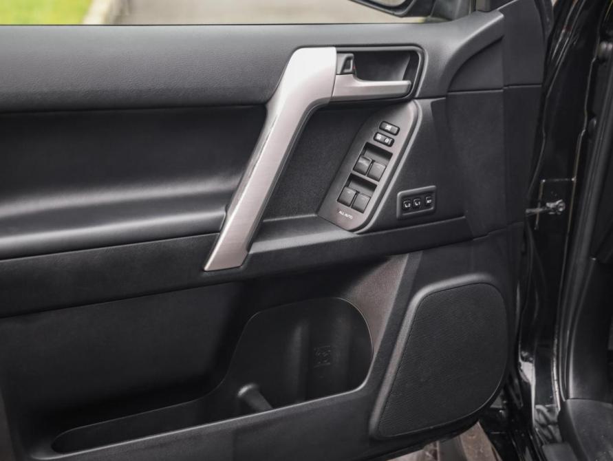 Toyota Land Cruiser Prado 150 Series Рестайлинг 2 Санкт-Петербург  - изображение 25
