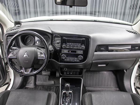 Mitsubishi Outlander III Рестайлинг 3 с пробегом 2019 года, цена 1 598 000 рублей, 252241 км, внедорожник, Автокод Объявления
