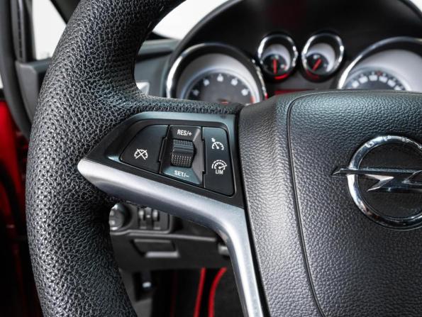 Opel Astra J Рестайлинг с пробегом 2013 года, цена 916 000 рублей, 188533 км, хэтчбек, Автокод Объявления