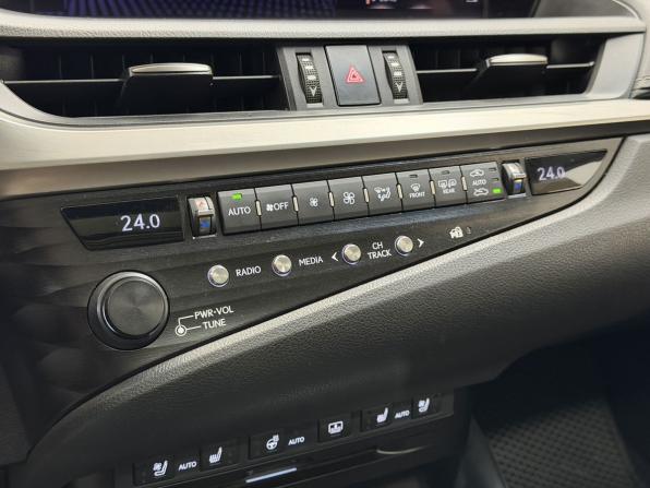 Lexus ES VII с пробегом 2018 года, цена 3 801 000 рублей, 109280 км, седан, Автокод Объявления