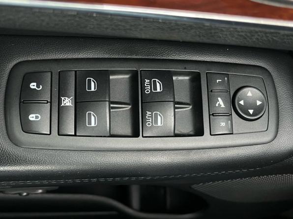 Jeep Grand Cherokee IV (WK2) с пробегом 2012 года, цена 1 290 000 рублей, 462697 км, внедорожник, Автокод Объявления