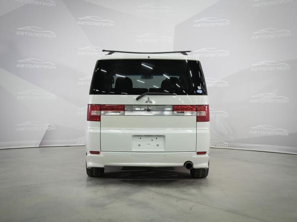 Mitsubishi Delica D:5 I с пробегом 2010 года, цена 1 300 000 рублей, 307226 км, минивэн, Автокод Объявления