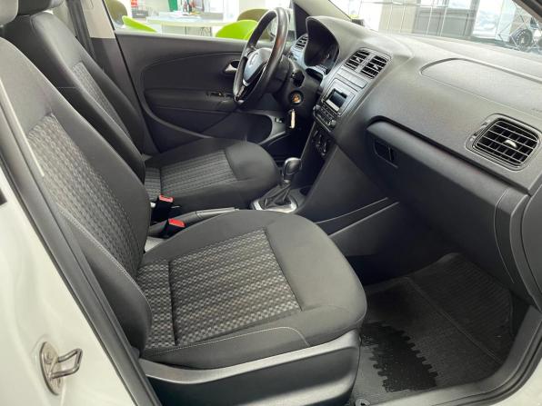 Volkswagen Polo V Рестайлинг с пробегом 2018 года, цена 1 288 000 рублей, 81632 км, седан, Автокод Объявления