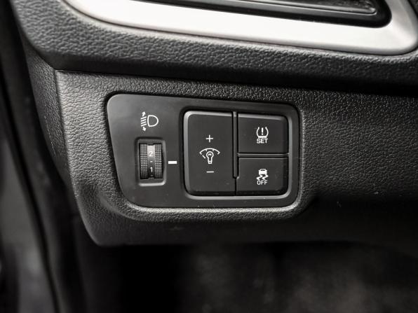 Hyundai Solaris II с пробегом 2018 года, цена 1 100 000 рублей, 141803 км, седан, Автокод Объявления