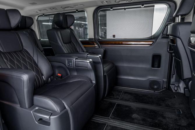 Toyota HiAce H300 с пробегом 2024 года, цена 11 900 000 рублей, 1500 км, минивэн, Автокод Объявления