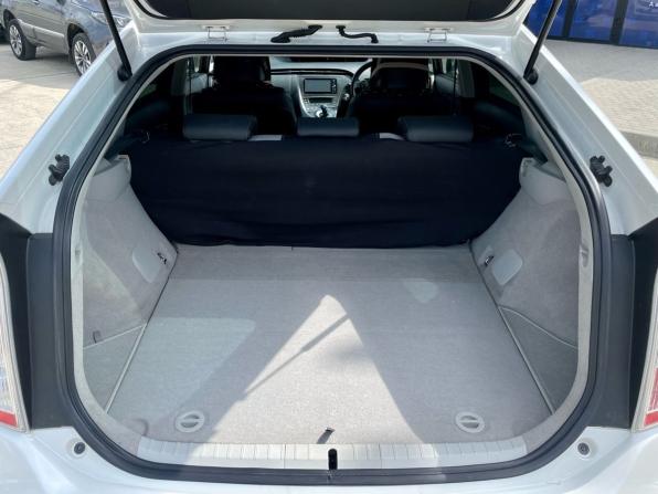 Toyota Prius III Рестайлинг (XW30) с пробегом 2012 года, цена 970 000 рублей, 217753 км, лифтбек, Автокод Объявления