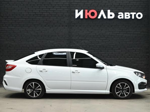 Lada (ВАЗ) Granta I Рестайлинг с пробегом 2023 года, цена 900 000 рублей, 31659 км, лифтбек, Автокод Объявления