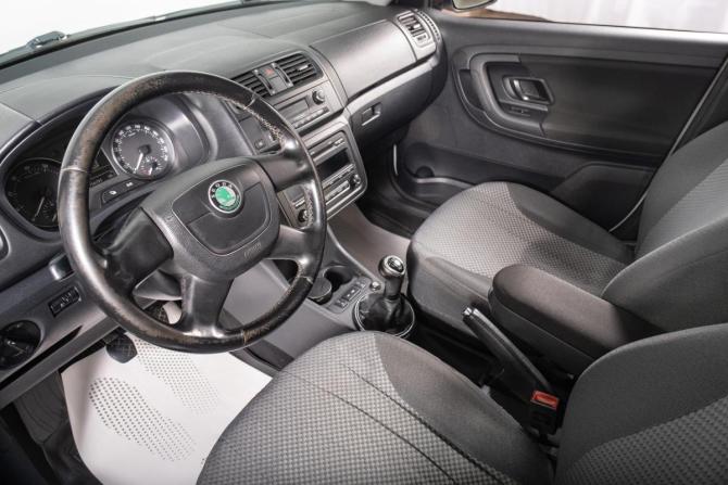 Skoda Fabia II Рестайлинг с пробегом 2011 года, цена 679 000 рублей, 156000 км, универсал, Автокод Объявления