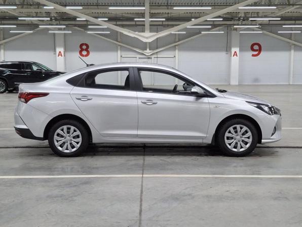 Hyundai Solaris II Рестайлинг с пробегом 2021 года, цена 1 405 000 рублей, 134363 км, седан, Автокод Объявления