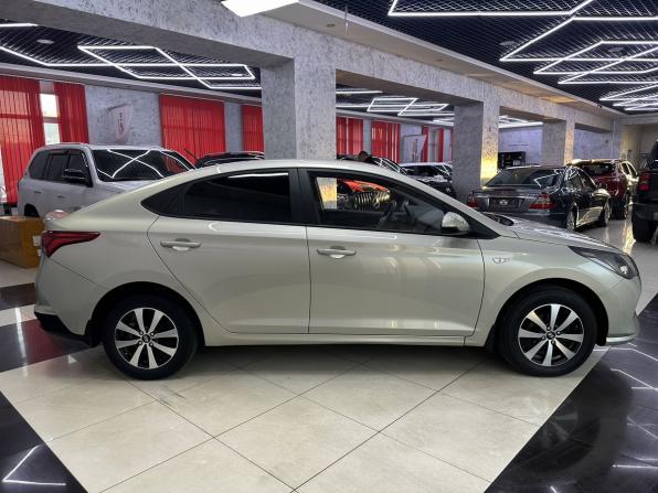 Hyundai Solaris II Рестайлинг с пробегом 2020 года, цена 1 499 000 рублей, 120408 км, седан, Автокод Объявления