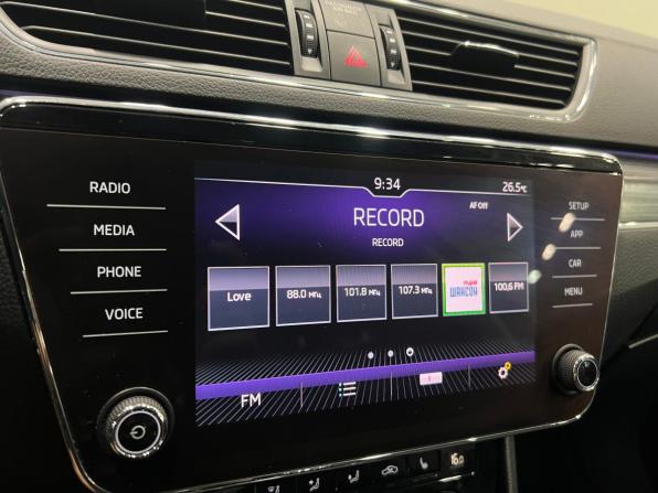 Skoda Superb III Рестайлинг с пробегом 2019 года, цена 2 369 000 рублей, 175500 км, лифтбек, Автокод Объявления