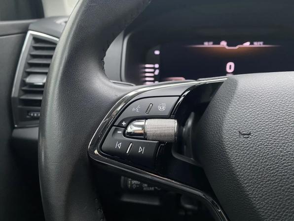 Skoda Karoq I с пробегом 2021 года, цена 2 399 000 рублей, 48644 км, внедорожник, Автокод Объявления