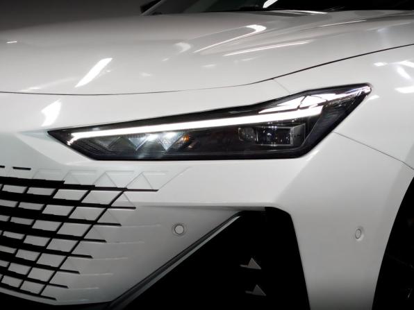 Changan UNI-V I с пробегом 2023 года, цена 2 150 000 рублей, 32676 км, лифтбек, Автокод Объявления