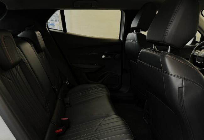 Peugeot 2008 II с пробегом 2023 года, цена 2 399 000 рублей, 18896 км, внедорожник, Автокод Объявления