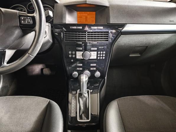 Opel Astra H Рестайлинг с пробегом 2010 года, цена 695 000 рублей, 104053 км, хэтчбек, Автокод Объявления
