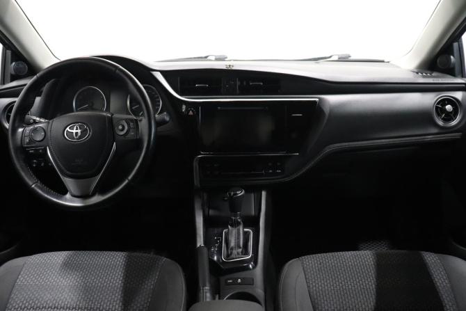 Toyota Corolla XI (E160 E170 E180) Рестайлинг 1 с пробегом 2018 года, цена 1 655 000 рублей, 139000 км, седан, Автокод Объявления