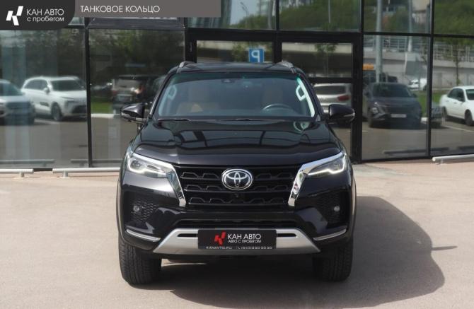 Toyota Fortuner II Рестайлинг с пробегом 2022 года, цена 5 300 000 рублей, 5596 км, внедорожник, Автокод Объявления