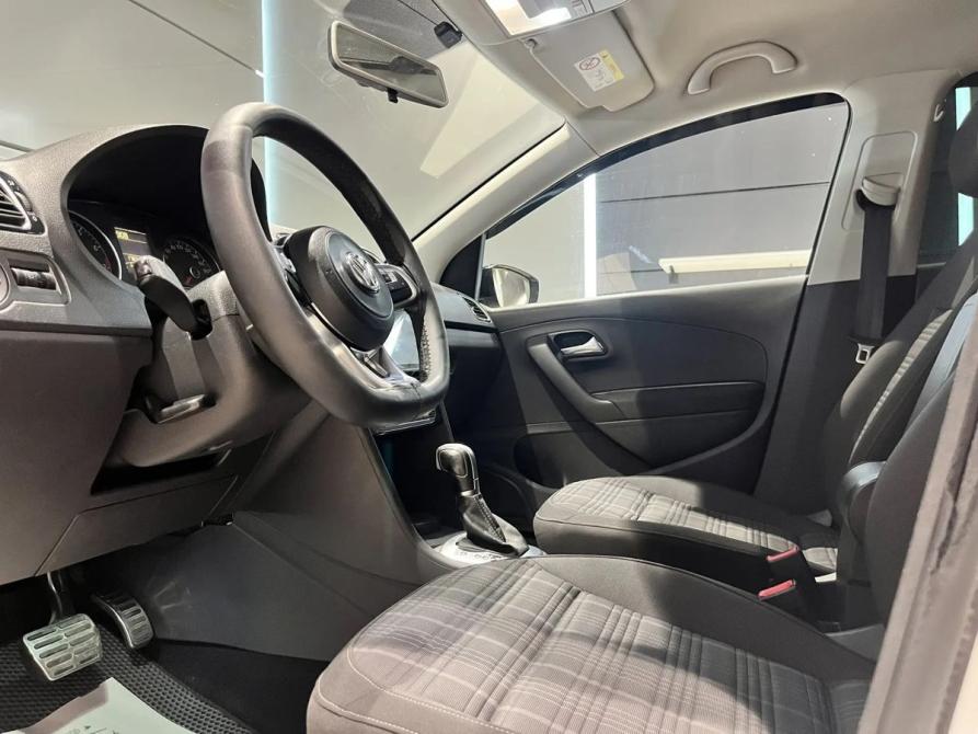 Volkswagen Polo V Рестайлинг Новосибирск  - изображение 12