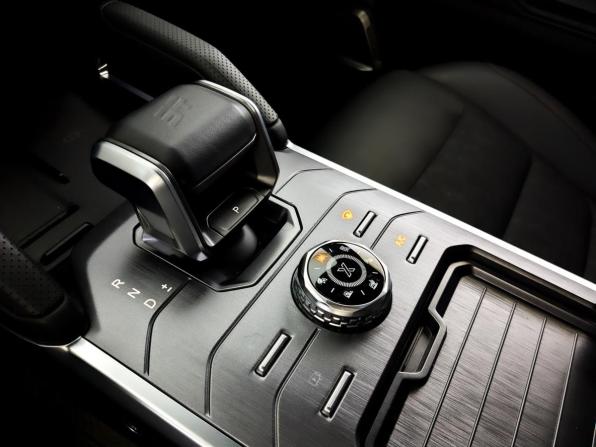 JETOUR T2 с пробегом 2024 года, цена 2 995 000 рублей, 87641 км, внедорожник, Автокод Объявления