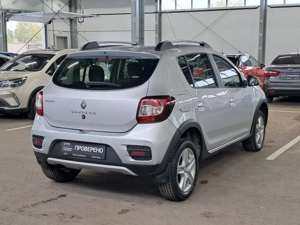 Renault Sandero II с пробегом 2015 года, цена 950 000 рублей, 106724 км, хэтчбек, Автокод Объявления