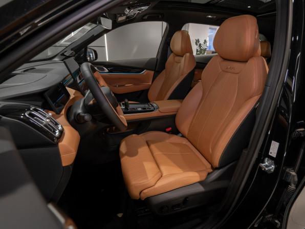 Geely Atlas II с пробегом 2026 года, цена 3 300 000 рублей, 11 км, внедорожник, Автокод Объявления