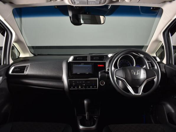 Honda Fit III Рестайлинг с пробегом 2017 года, цена 1 119 999 рублей, 103030 км, хэтчбек, Автокод Объявления