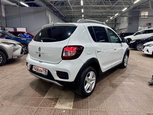 Renault Sandero II Рестайлинг с пробегом 2021 года, цена 1 190 000 рублей, 101216 км, хэтчбек, Автокод Объявления