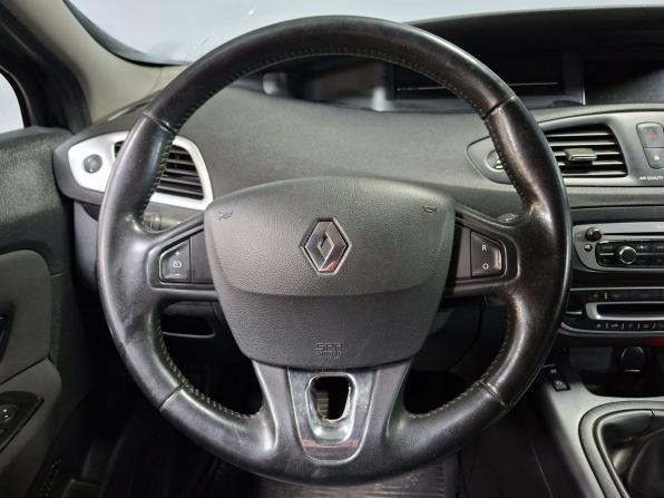 Renault Scenic III Рестайлинг с пробегом 2013 года, цена 850 000 рублей, 340668 км, компактвэн, Автокод Объявления