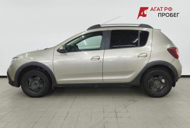 Renault Sandero II Рестайлинг с пробегом 2018 года, цена 919 000 рублей, 209225 км, хэтчбек, Автокод Объявления