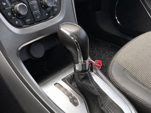 Opel Astra J с пробегом 2012 года, цена 747 000 рублей, 171695 км, хэтчбек, Автокод Объявления