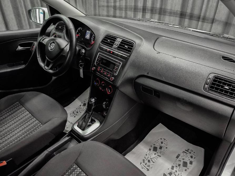 Volkswagen Polo V Рестайлинг Красноярск  - изображение 11