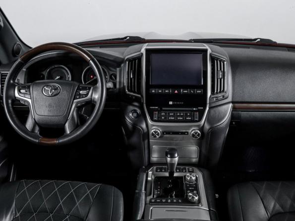 Toyota Land Cruiser 200 Series Рестайлинг 2 с пробегом 2017 года, цена 8 300 000 рублей, 83807 км, внедорожник, Автокод Объявления