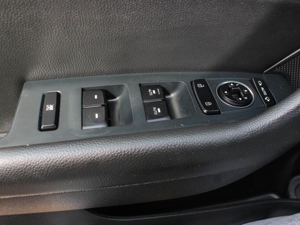Hyundai Sonata VII (LF) Рестайлинг с пробегом 2019 года, цена 1 390 000 рублей, 274000 км, седан, Автокод Объявления