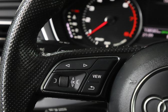Audi A4 V (B9) с пробегом 2016 года, цена 2 399 000 рублей, 138582 км, седан, Автокод Объявления