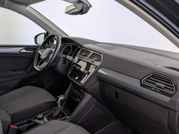 Volkswagen Tiguan II Рестайлинг с пробегом 2021 года, цена 3 825 000 рублей, 17314 км, внедорожник, Автокод Объявления