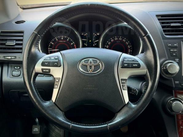 Toyota Highlander II (XU40) Рестайлинг с пробегом 2013 года, цена 2 290 000 рублей, 129121 км, внедорожник, Автокод Объявления