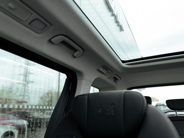 Hongqi HQ9 с пробегом 2022 года, цена 4 298 000 рублей, 49323 км, минивэн, Автокод Объявления